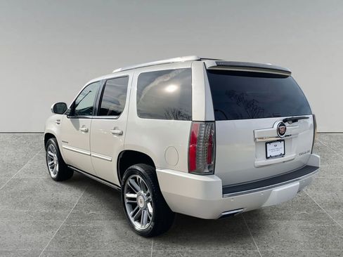 Used 2014 Cadillac Escalade Premium image 3