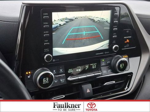 Certified 2021 Toyota Highlander XLE AWD/4WD image 18