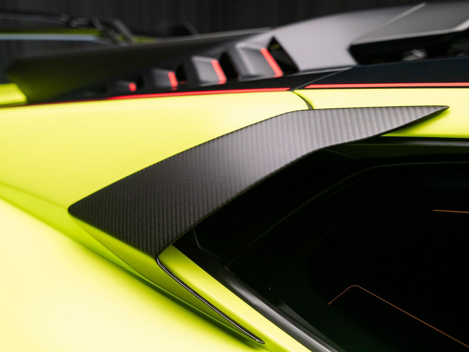 Used 2022 Lamborghini Huracan STO RWD image 38