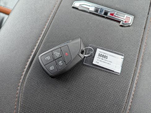 Used 2024 GMC Sierra 2500 AT4 image 31