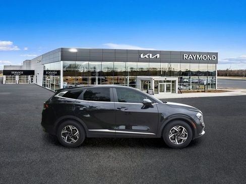 Certified 2023 Kia Sportage LX FWD image 2