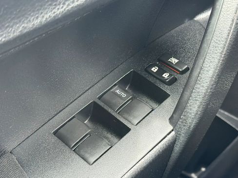 Used 2014 Toyota Corolla L image 32