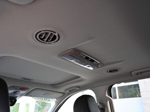 Used 2025 Kia Telluride S FWD image 20
