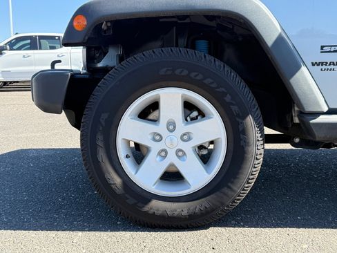 Used 2017 Jeep Wrangler Unlimited Sport w/ Quick Order Package 24S image 9