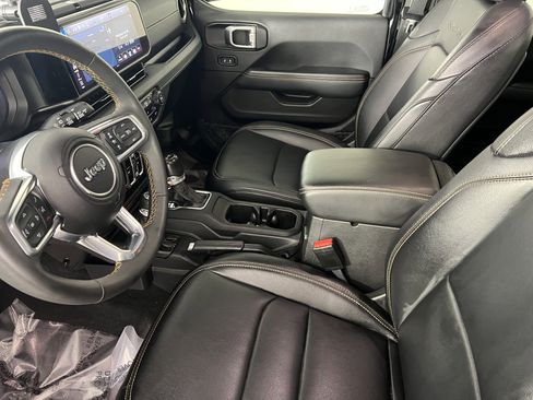 Used 2024 Jeep Wrangler Sahara w/ Technology Group image 4