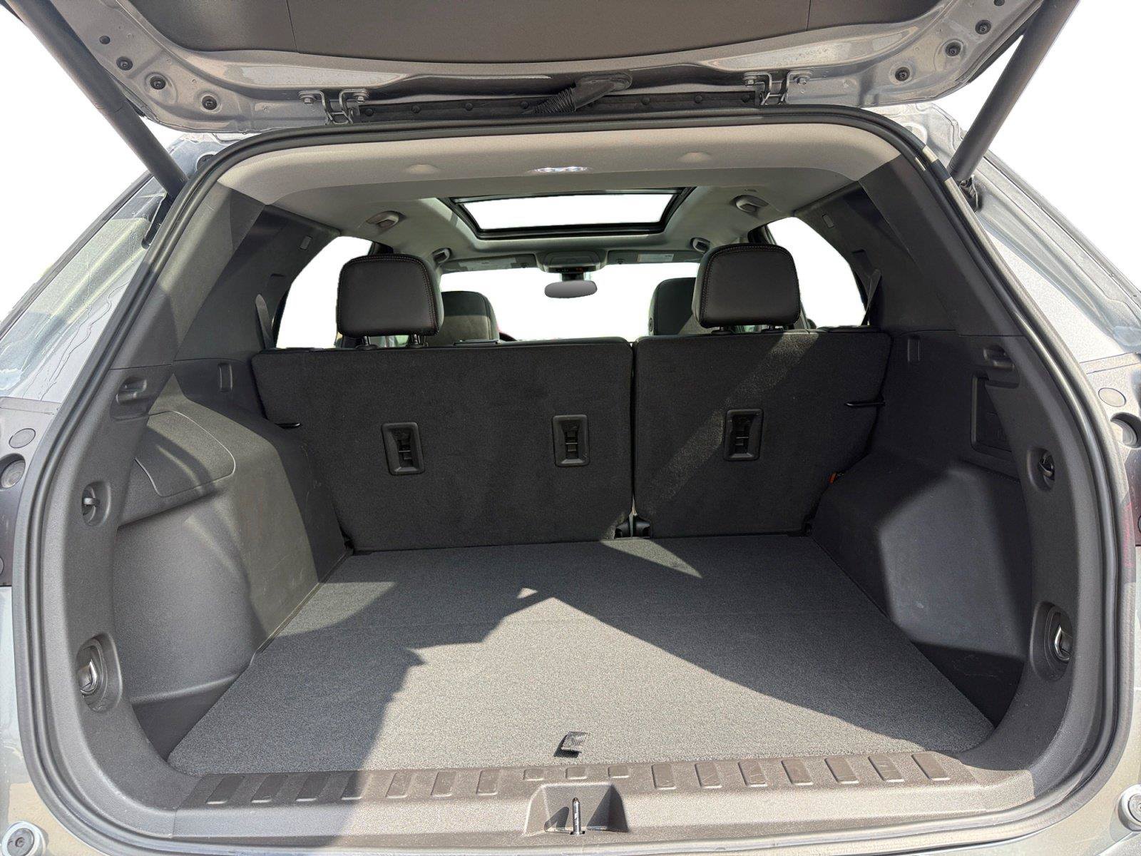 Used 2024 Chevrolet Equinox Premier FWD image 23
