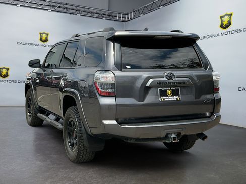Used 2021 Toyota 4Runner SR5 Premium w/ Moonroof Package AWD/4WD image 7