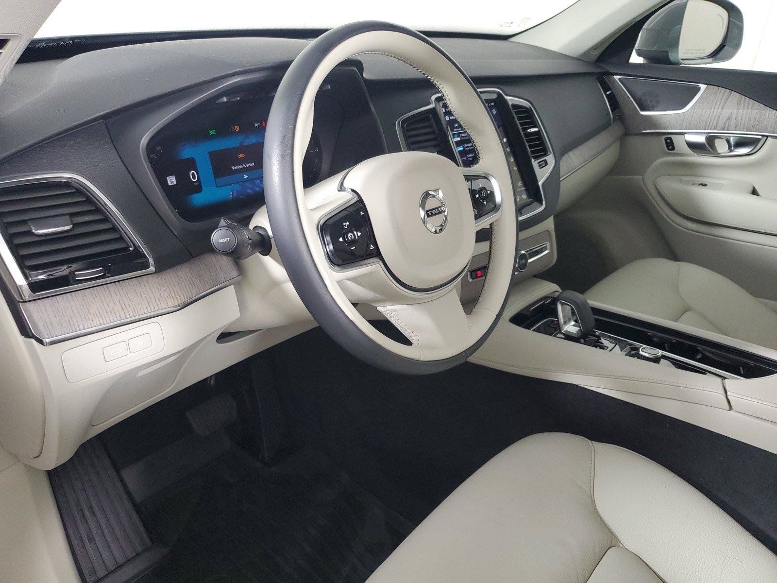 Used 2024 Volvo XC90 T8 Plus w/ Protection Package Premier AWD/4WD image 24