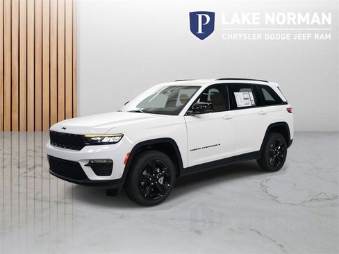 New 2024 Jeep Grand Cherokee Limited w/ Luxury Tech Group II image 2