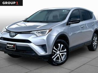 Used 2017 Toyota RAV4 LE FWD video 1