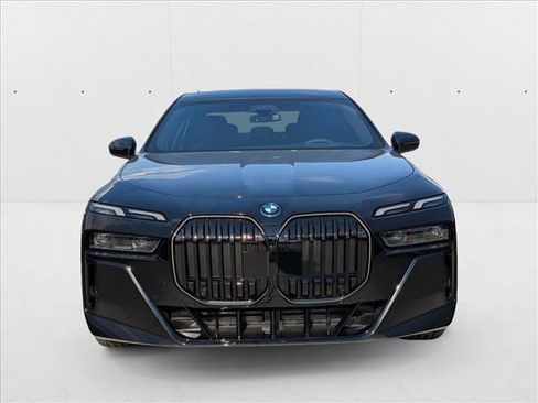 Used 2026 BMW i7 eDrive50 w/ M Sport Package image 5