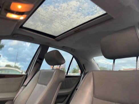 Used 2001 Mercedes-Benz E 320 E 320 4dr Sedan image 20