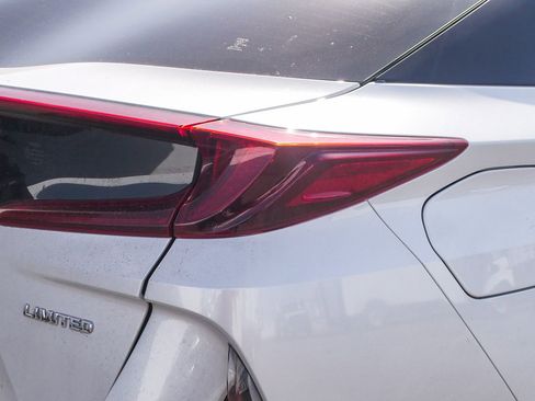 Used 2022 Toyota Prius Prime Limited FWD image 10