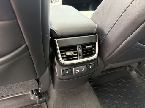 Used 2022 Subaru Legacy Limited AWD/4WD image 13