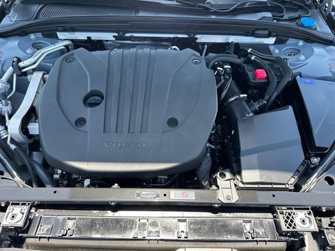 Used 2024 Volvo S60 B5 Plus AWD/4WD image 8
