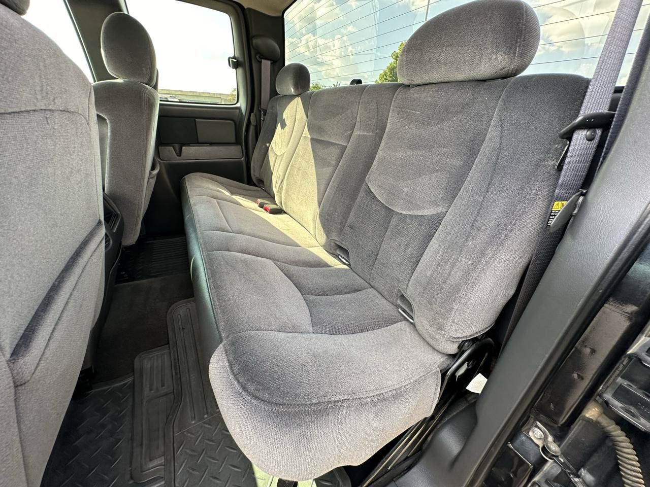 Used 2005 GMC Sierra 2500 SLE w/ Heavy-Duty Power Package AWD/4WD image 36