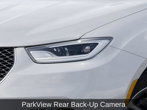 New 2026 Chrysler Pacifica Select FWD image 11