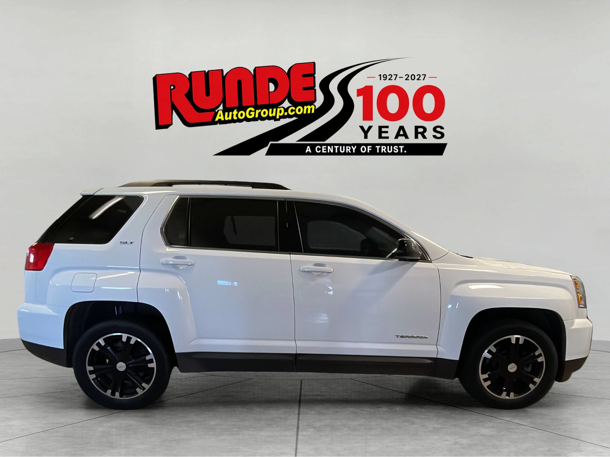 Used 2017 GMC Terrain SLT w/ Open Road Package AWD/4WD image 7