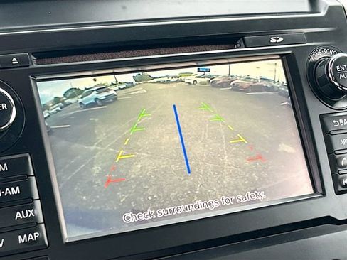 Used 2017 Nissan Titan PRO-4X AWD/4WD image 11