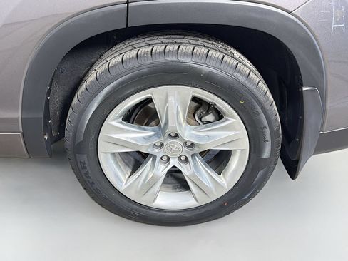 Used 2014 Toyota Highlander Limited w/ Driver Technology Package AWD/4WD image 30