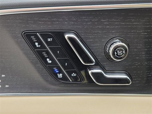 New 2025 Cadillac Lyriq Luxury image 20