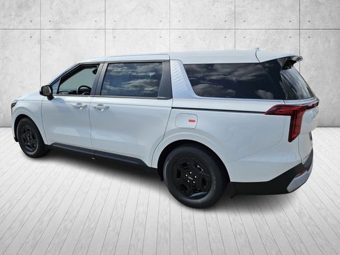 New 2026 Kia Carnival image 5