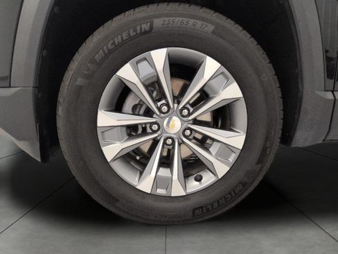 Used 2025 Chevrolet Equinox LT AWD/4WD image 4