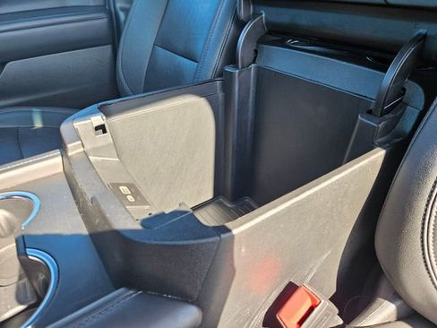 Used 2024 Chevrolet Tahoe LT RWD image 27