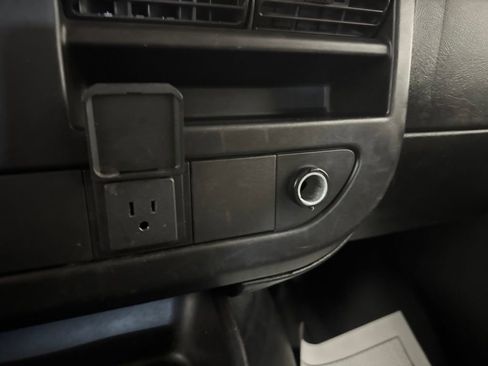 Used 2019 GMC Savana 2500 Extended RWD image 22
