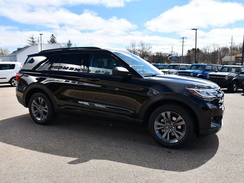 New 2026 Ford Explorer Active image 8