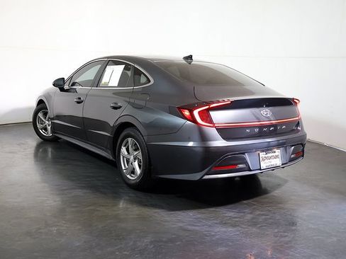 Used 2022 Hyundai Sonata SE FWD image 2