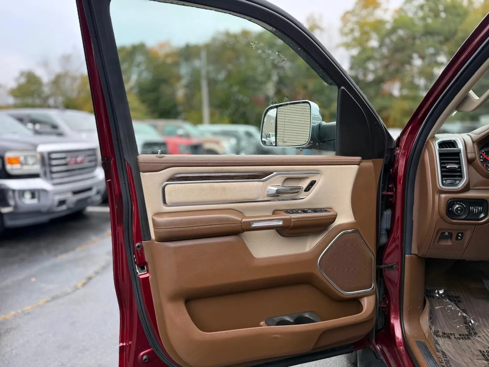 Used 2019 RAM 1500 Laramie AWD/4WD image 30