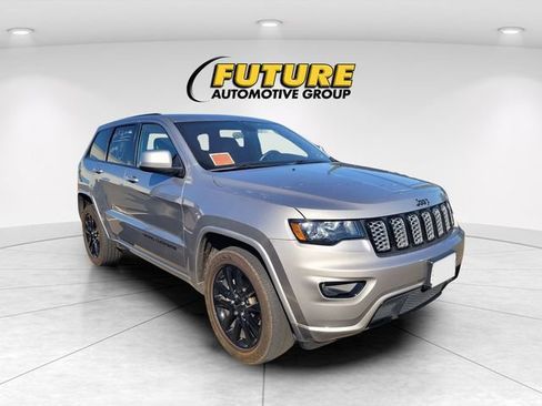 Used 2019 Jeep Grand Cherokee Altitude AWD/4WD image 1