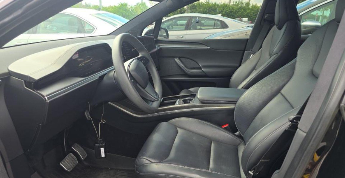 Used 2023 Tesla Model X Plaid AWD/4WD image 5