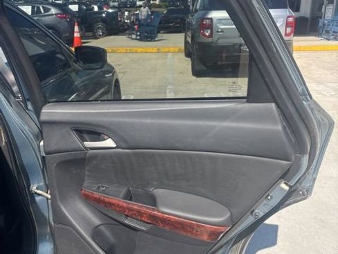 Used 2010 Honda Crosstour EX image 9