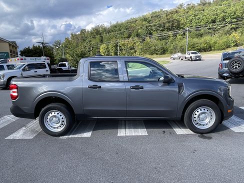 New 2025 Ford Maverick XL image 4