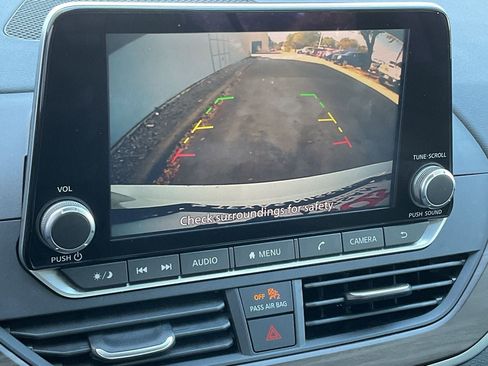 Used 2025 Nissan Altima 2.5 SV image 28