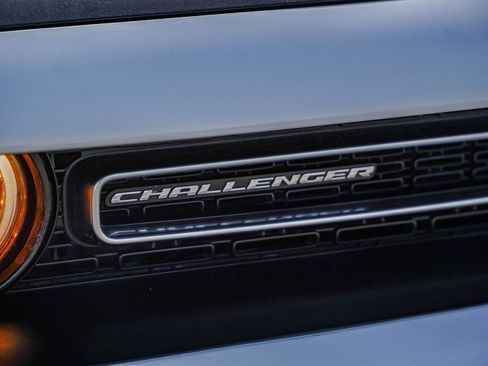 Used 2022 Dodge Challenger R/T w/ Plus Package image 6