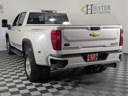 Used 2024 Chevrolet Silverado 3500 High Country image 5