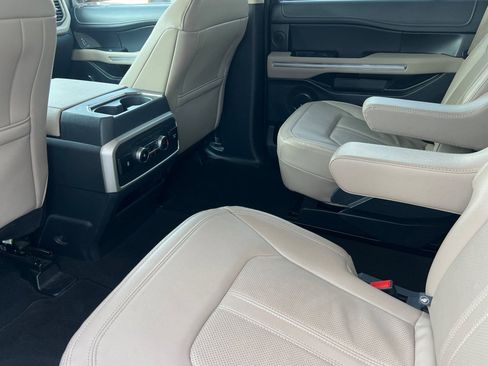 Used 2024 Ford Expedition Limited AWD/4WD image 13