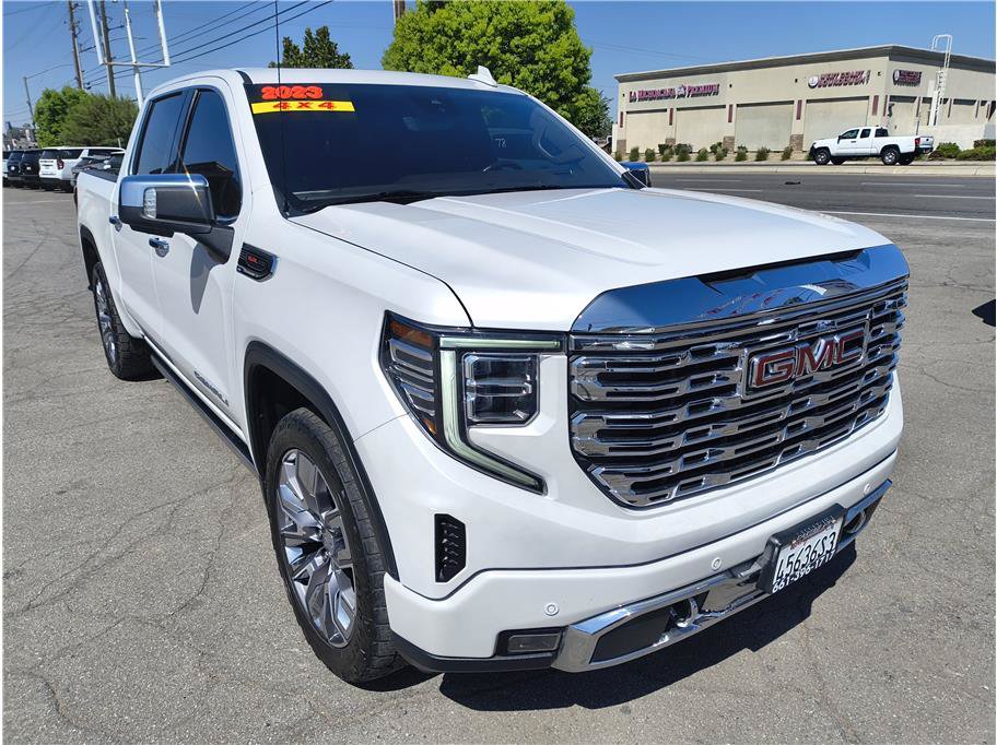 Used 2023 GMC Sierra 1500 Denali w/ Denali Reserve Package AWD/4WD image 3