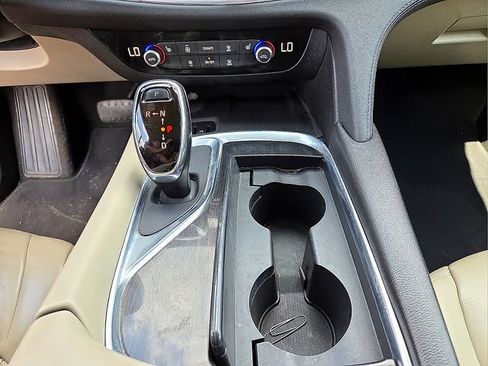 Used 2019 Buick Enclave Essence FWD image 25