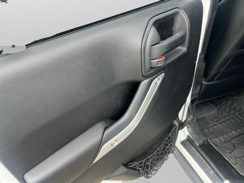 Used 2015 Jeep Wrangler Unlimited Sport image 21