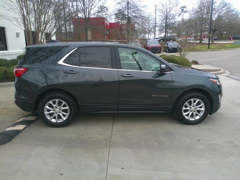 Used 2020 Chevrolet Equinox LT image 17