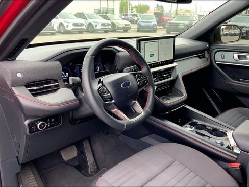 Certified 2025 Ford Explorer ST-Line w/ Premium Package AWD/4WD image 17