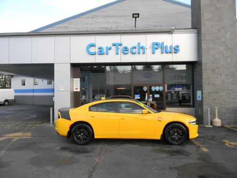 Used 2017 Dodge Charger SXT w/ AWD Plus Group image 5