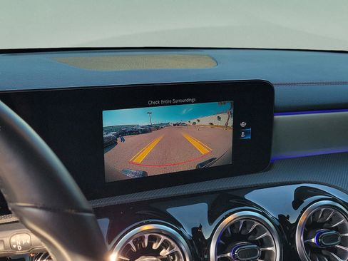 Used 2022 Mercedes-Benz CLA 250 image 24