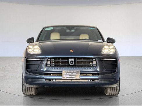 Certified 2026 Porsche Macan AWD/4WD image 11