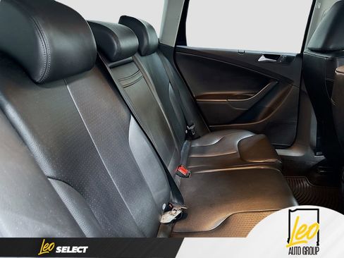 Used 2010 Volkswagen Passat Komfort FWD image 26