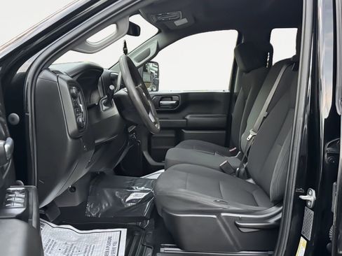 Used 2020 Chevrolet Silverado 2500 Custom w/ Custom Value Package image 12